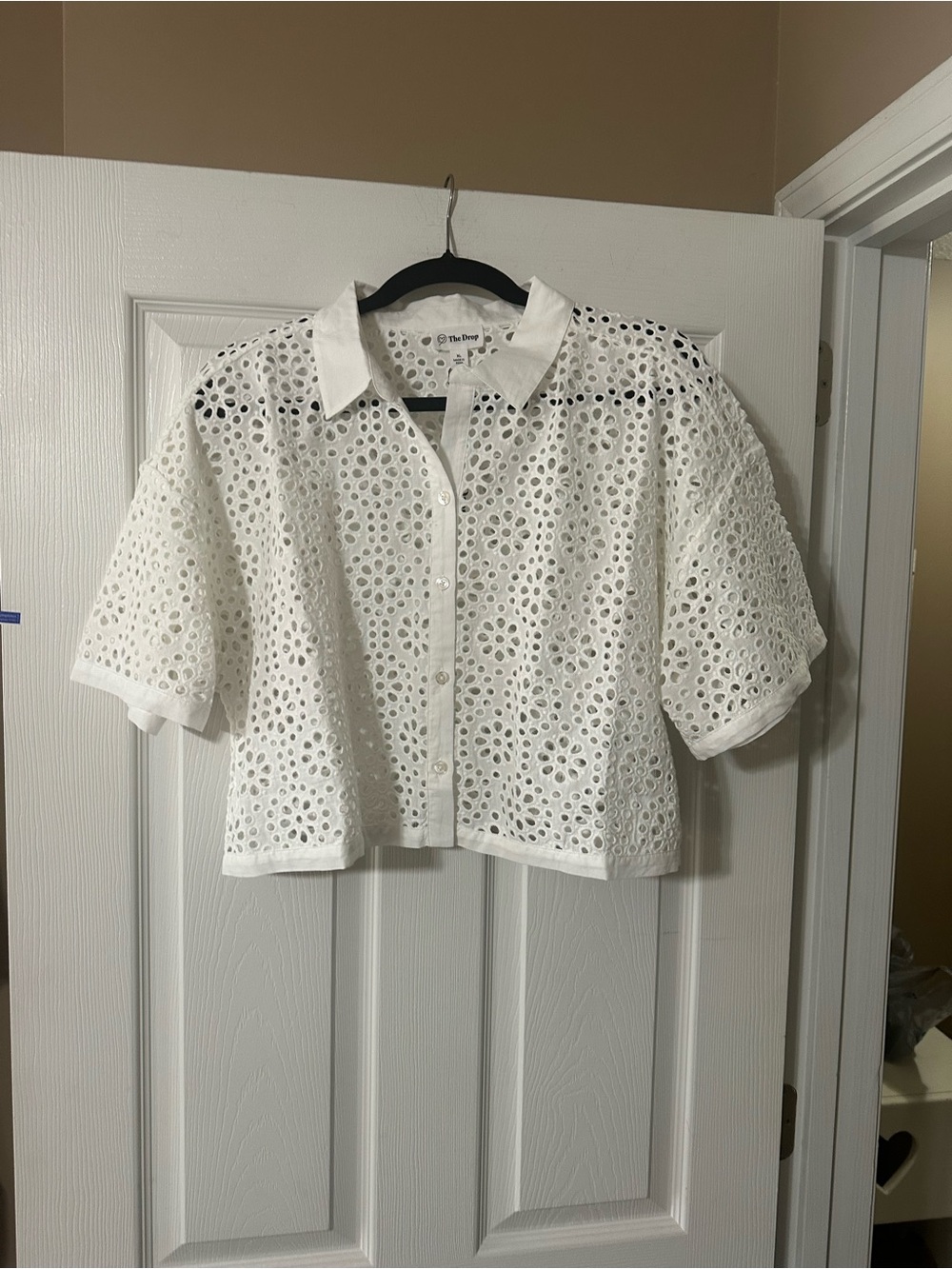 White Eyelet Button-Front Cropped Shirt - Feminine Broderie Anglaise